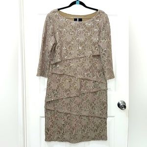 Ronni Nicole taupe tiered lace sequin 3/4 length sleeves bodycon formal Dress